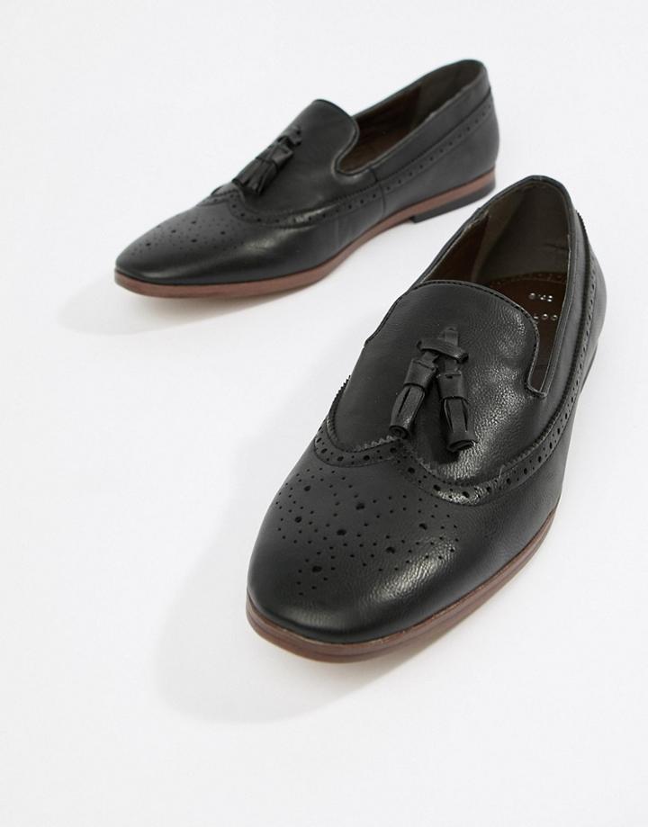 New Look Faux Leather Loafers With Embossed Detail In Black - Black