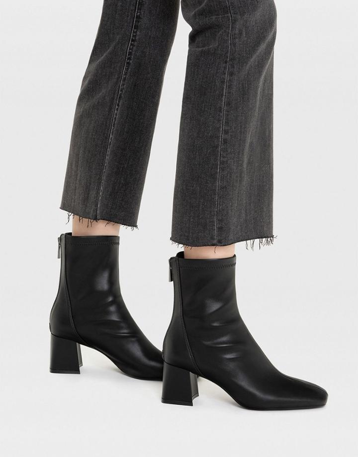 Stradivarius Seam Front Mid Heel Boots In Black