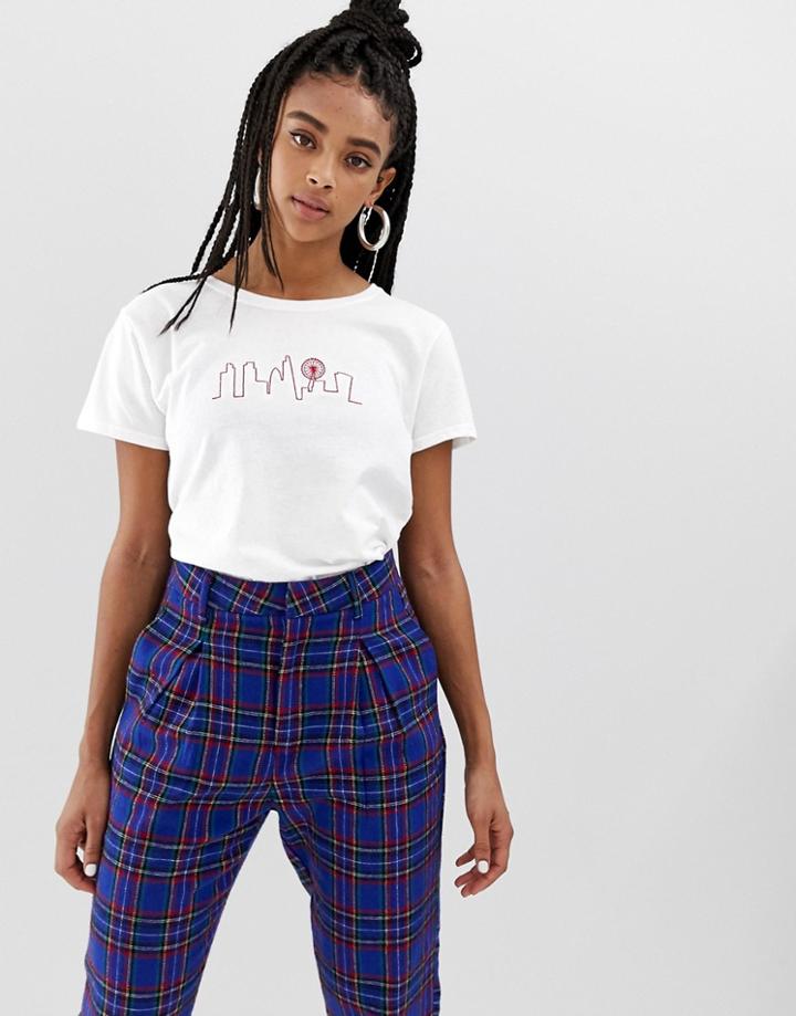 Daisy Street Relaxed T-shirt With Skyline Embroidery-white