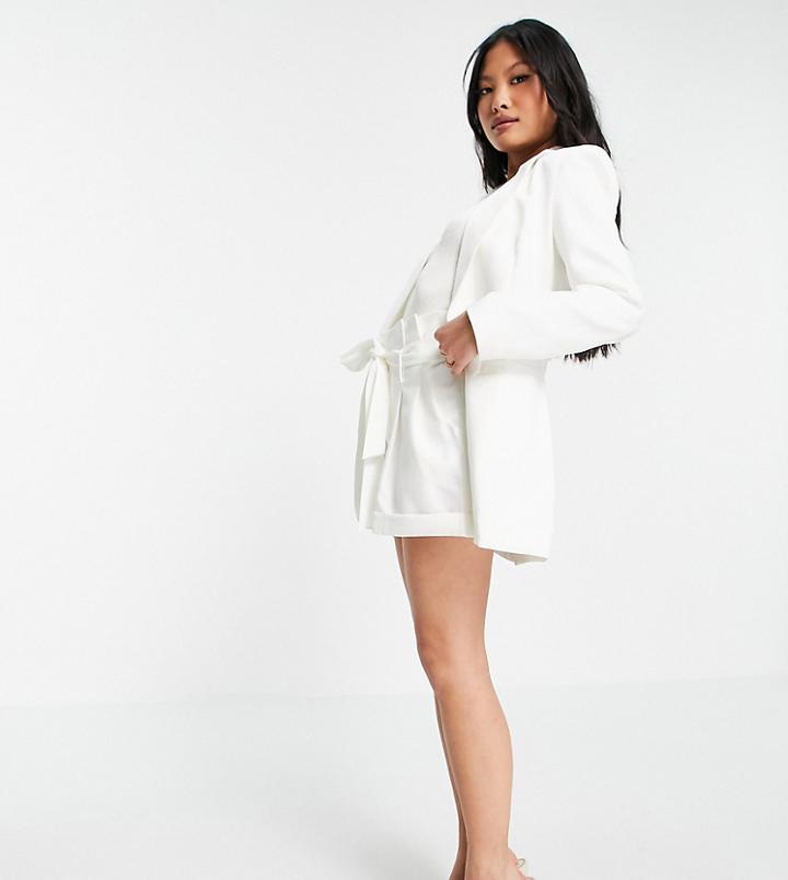 Unique21 Petite Tailored Short In White Set