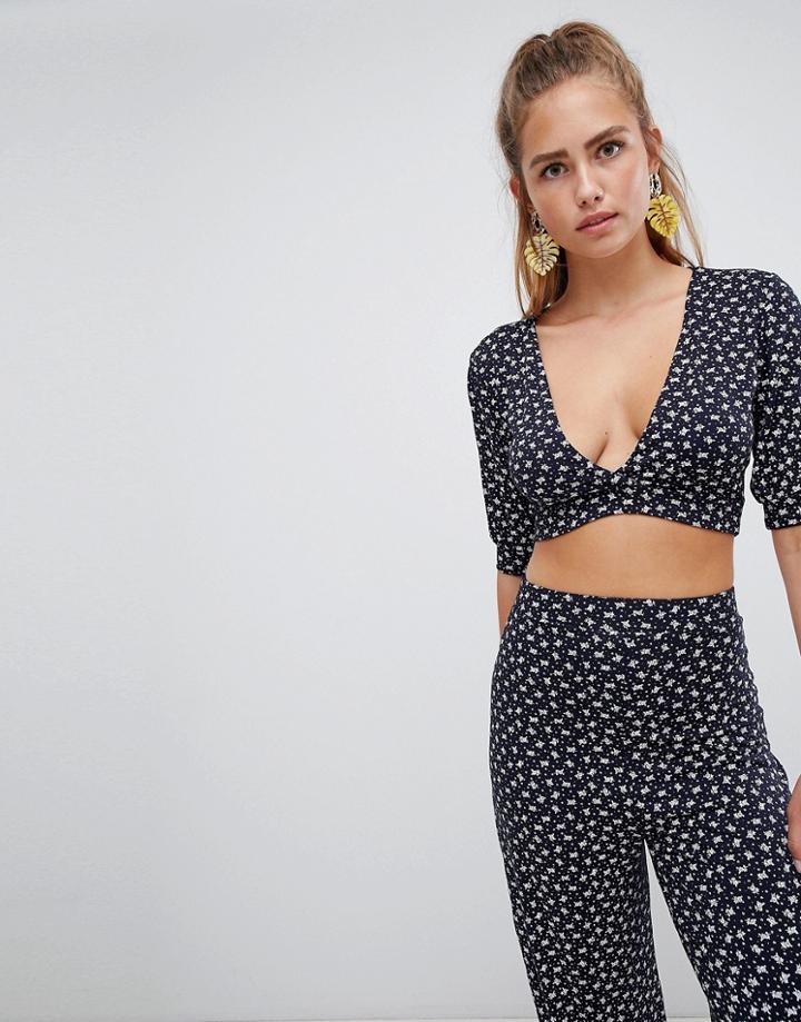 Prettylittlething Ditsy Floral Print Plunge Crop Top - Navy