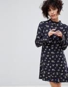 Leon And Harper Swing Dress In Floral Print - Black