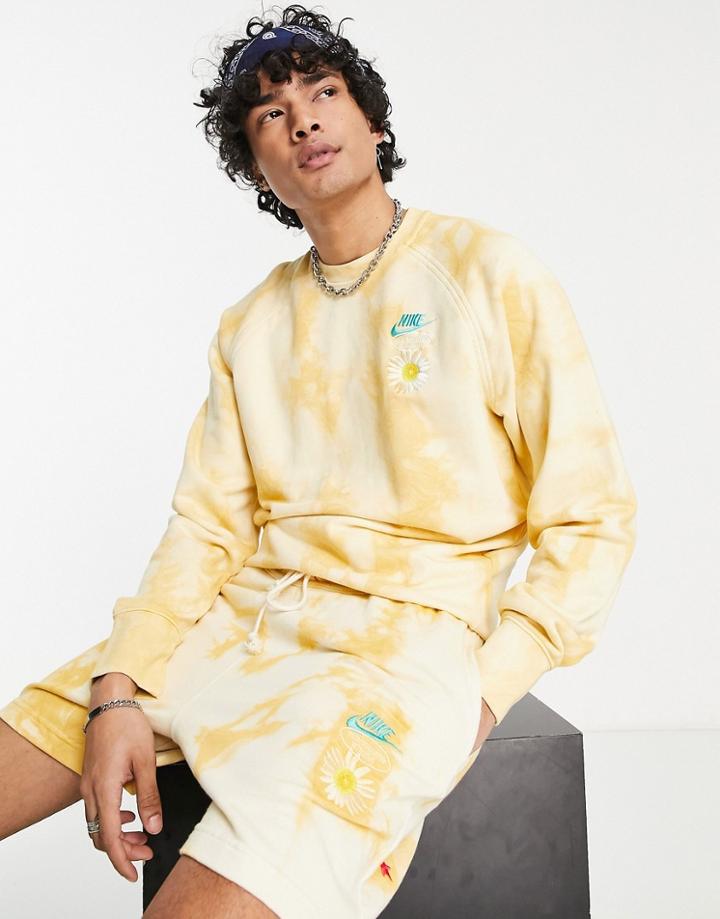 Nike Statement Hbr Dye-effect Fleece Shorts In Pale Yellow