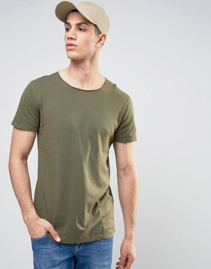 Solid T-shirt In Oil Wash With Raw Neckline - Green