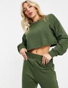 Missguided Cropped Sweatshirt And Sweatpants Set In Green