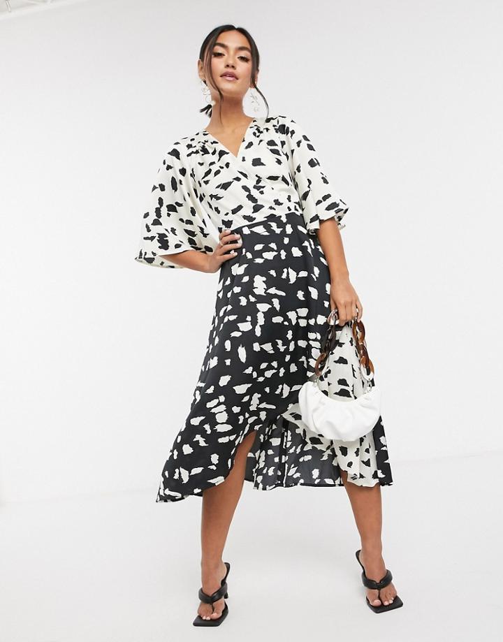 Liquorish Kimono Sleeve Midi Dress In Abstract Spot-multi