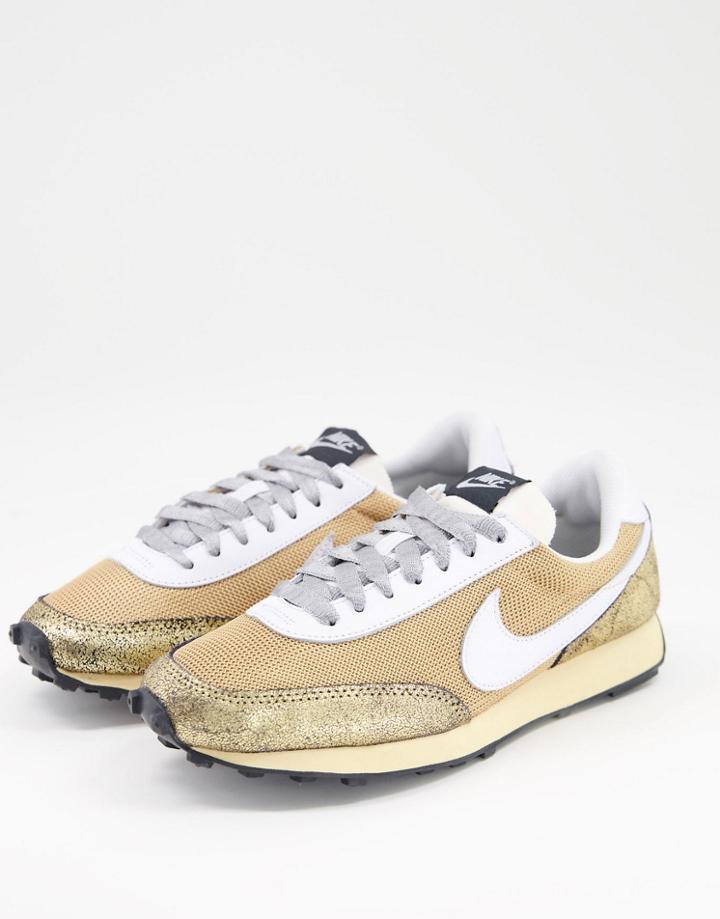 Nike Daybreak W Sneakers In Twine/metallic Gold-brown