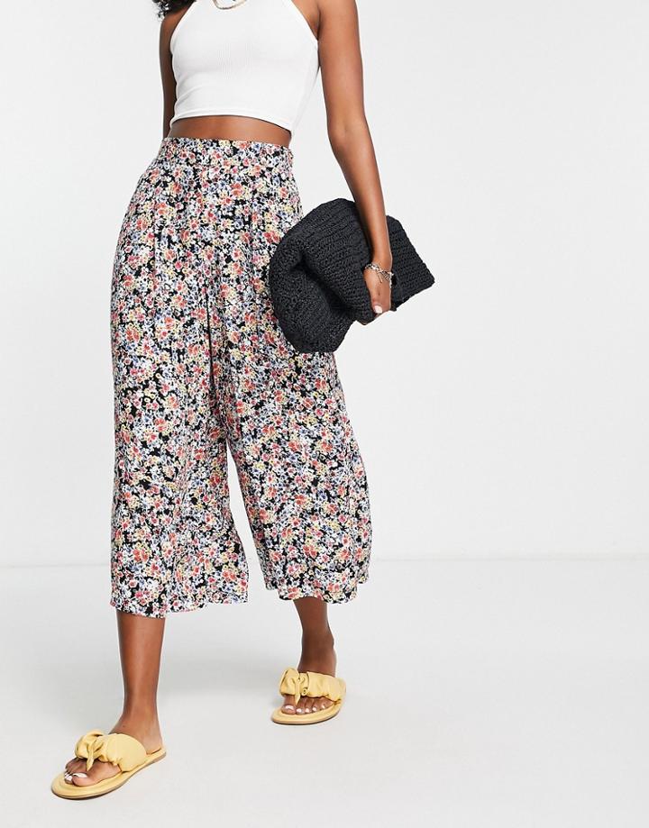 New Look Cropped Wide Leg Pants In Black Floral