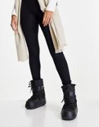 Truffle Collection Snow Boots In Black