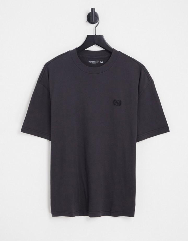 Abercrombie & Fitch Crest Logo T-shirt In Black