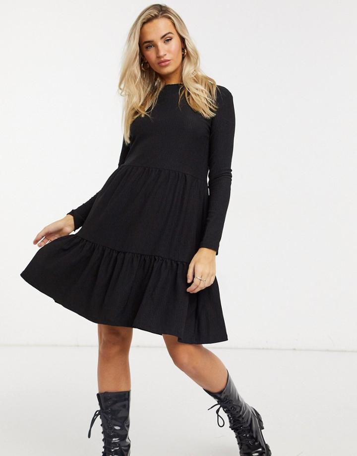 New Look Long Sleeved Tiered Smock Dress In Black Crinkle