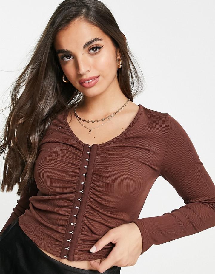 New Look Hook & Eye Ruched Long Sleeve Top In Chocolate-brown