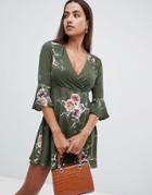 Ax Paris Printed Skater Dress With Flute Sleeve - Green