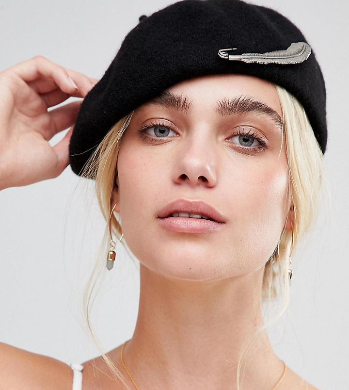 Sacred Hawk Beret With Feather Pin - Black
