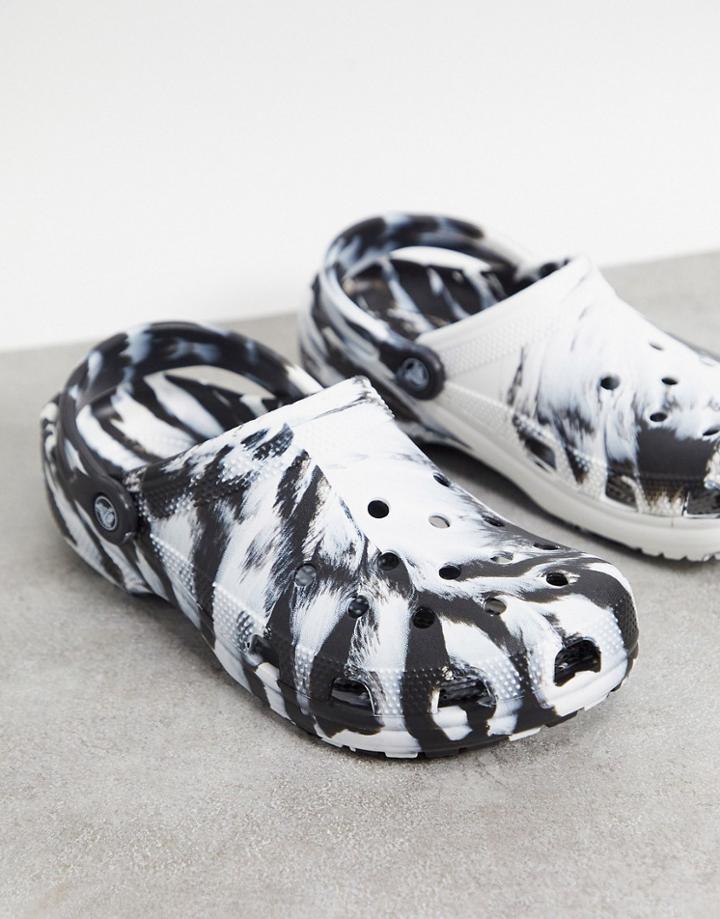 Crocs Classic Shoes Marble Print Shoes In Black And White-multi