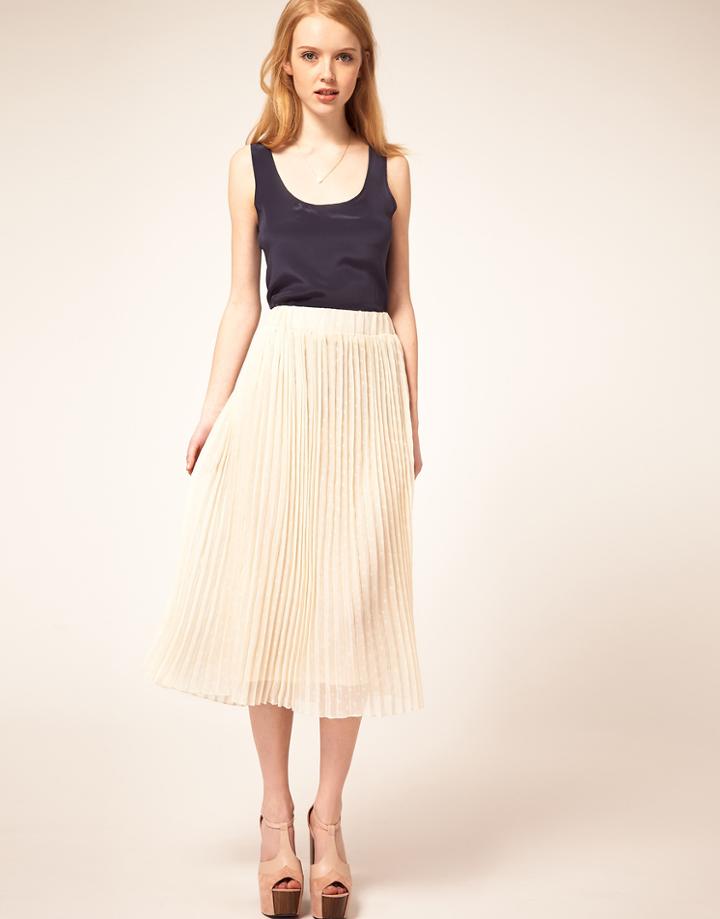 Jovonnista Pleated Skirt With Tonal Flower Print