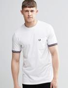 Fred Perry T-shirt With Tipped Cuff And Pocket In White - White
