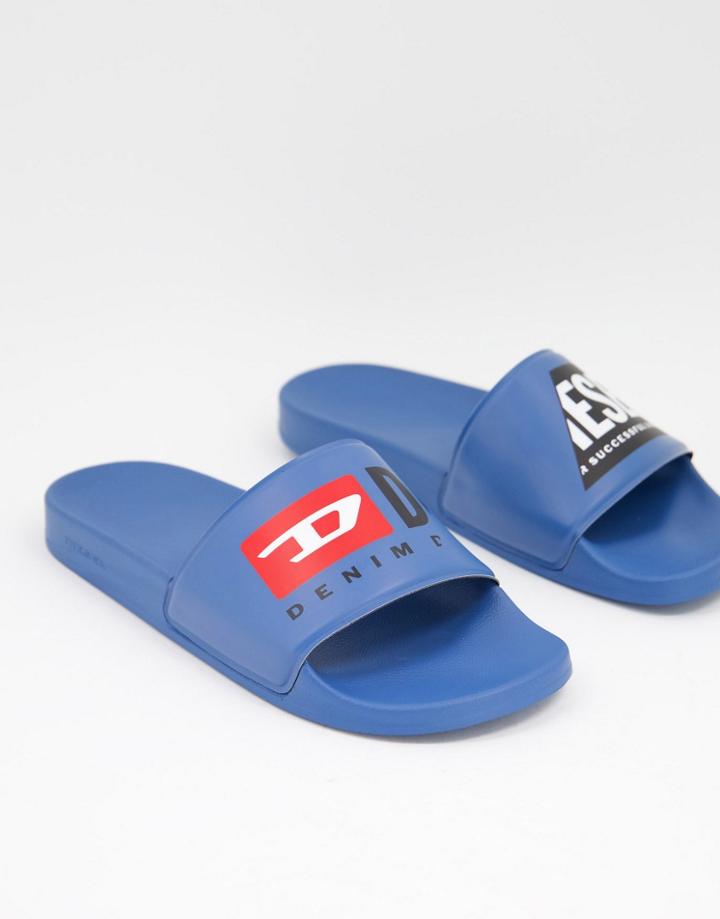 Diesel Mayemi Slides In Navy