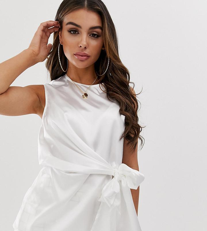 Unique21 Sleeveless Top With Tie Front In Satin-cream