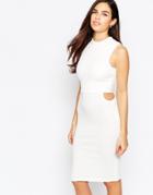 Ax Paris Overlay Dress With Cut Out Side Detail - Cream