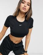 Nike Training Aeroadapt Crop Top In Black