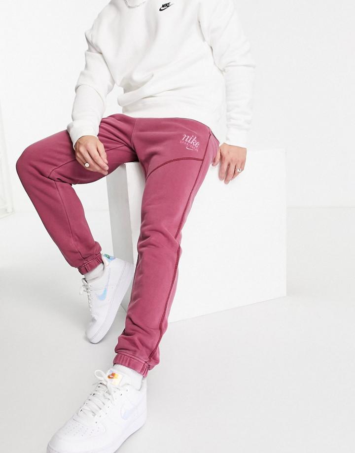 Nike Classic Heritage Washed Sweatpants In Burgundy-red