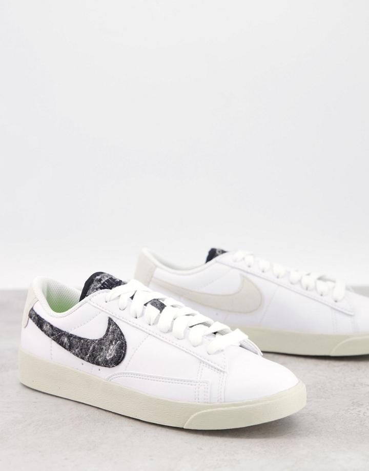 Nike Blazer Low Se Sneakers In White