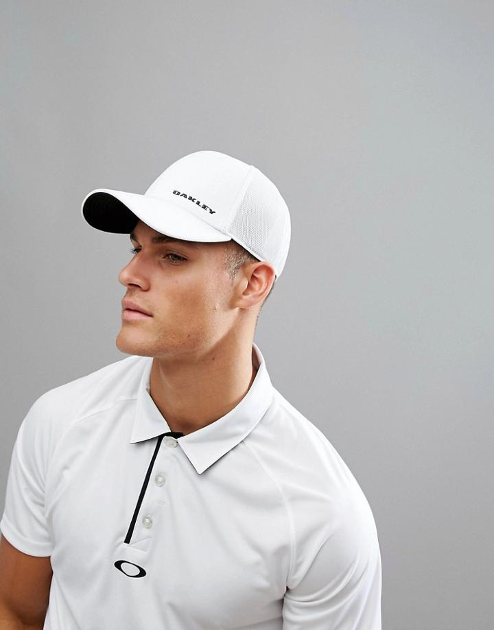 Oakley Golf Silicone Bark Trucker Cap In White - White