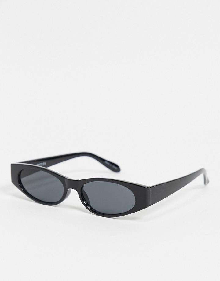 Pieces Slim Oval Sunglasses In Black