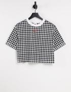 Nike Icon Clash Houndstooth Cropped T-shirt In White/black