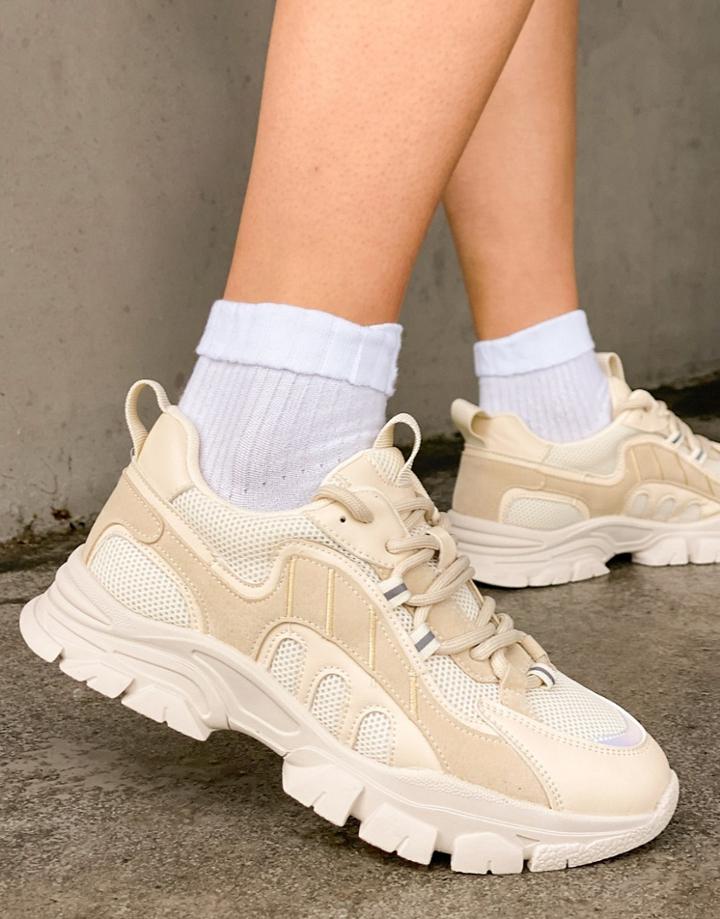 Na-kd Trekking Sole Sneakers In Off White