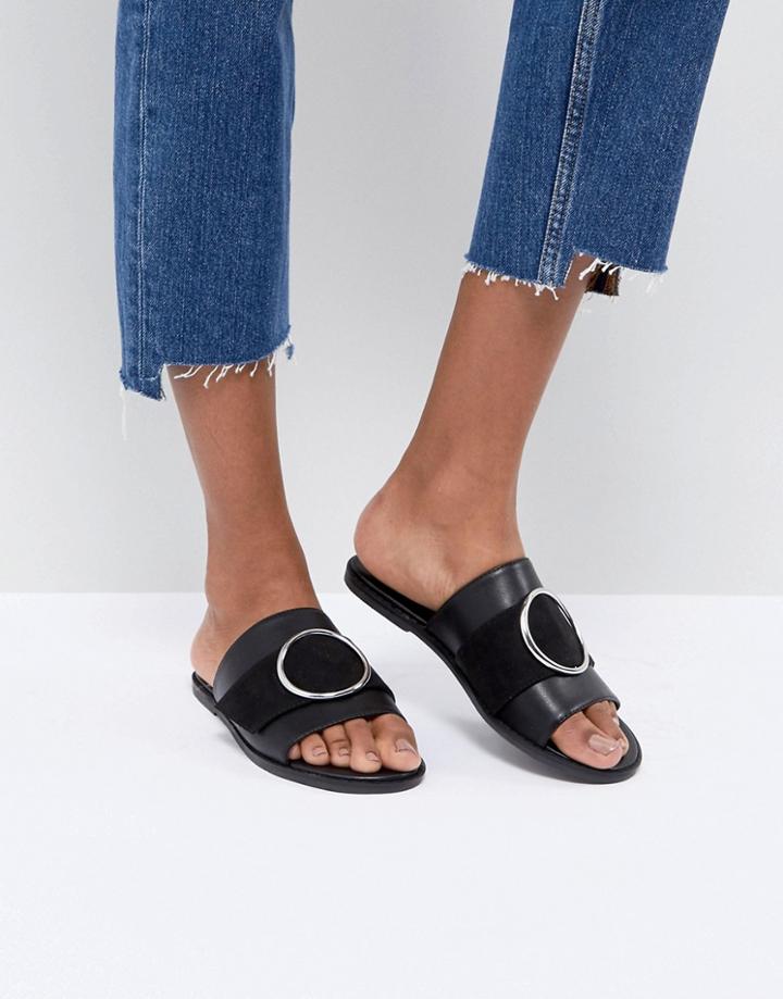 London Rebel Round Buckle Trim Sandal - Black