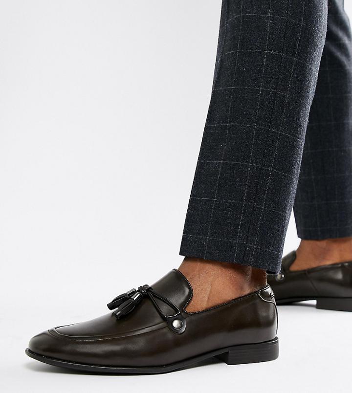 Asos Design Wide Fit Loafers In Brown Faux Leather With Tassel Detail - Brown