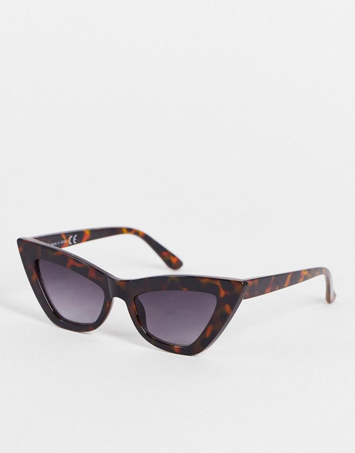 Topshop Pointed Cateye Sunglasses In Tort-black
