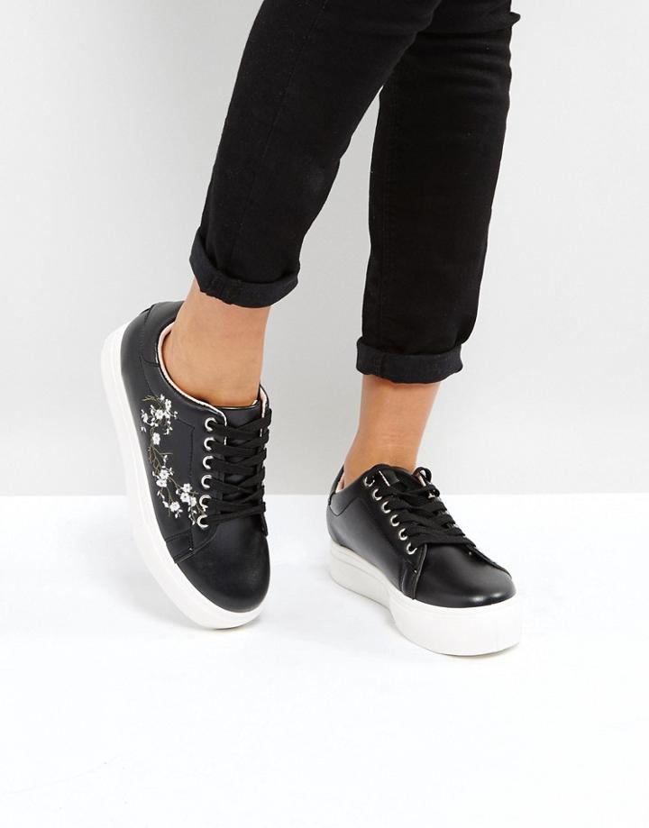 Park Lane Embroidery Sneaker - Black