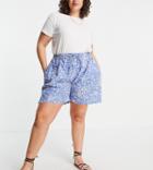 Only Curve Cotton Shorts In Blue Floral-brown