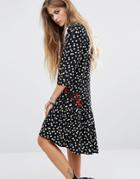 Reclaimed Vintage Dip Hem Dress In Floral Print With Front Patches - Black