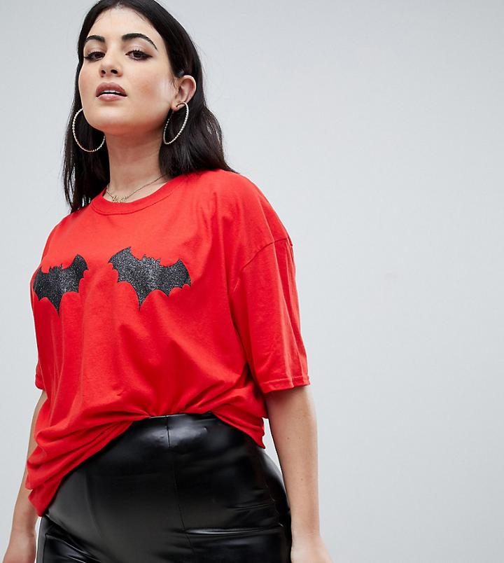 Prettylittlething Plus Halloween Glitter Bat Motif Tee In Red - Red