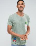 Pull & Bear T-shirt In Light Khaki With Badge Detail - Green