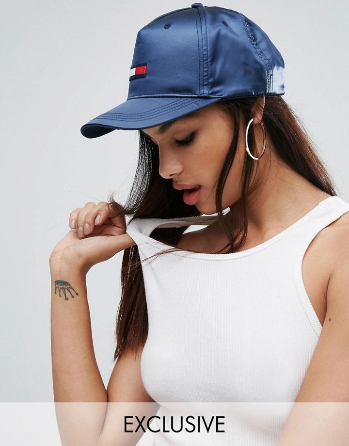 Tommy Hilfiger Exclusive Cap In Satin - Navy