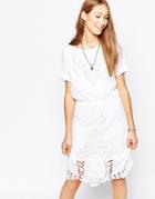 Ichi Short Sleeve Shift Dress With Lace Detail - White