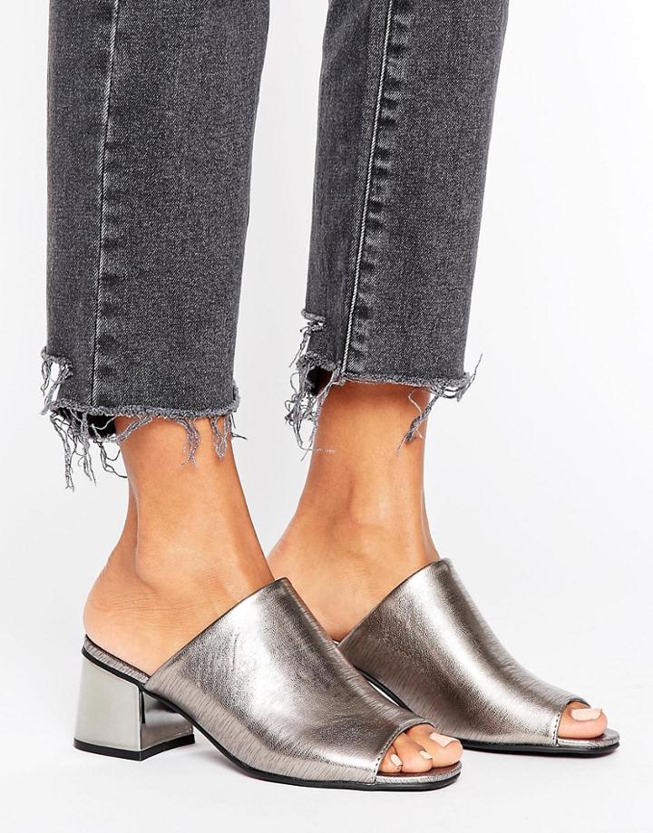 New Look Metallic Block Heeled Mule - Silver