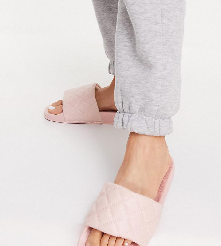 Truffle Collection Wide Fit Quilted Pool Slide In Pink-black