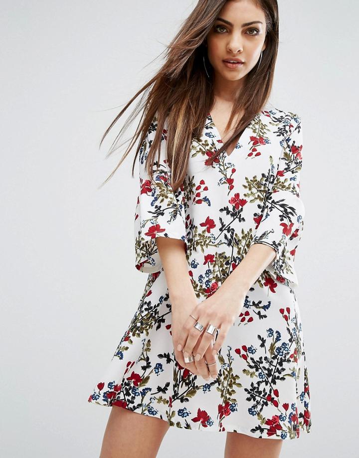 Prettylittlething Printed Frill Sleeve Shift Dress - White