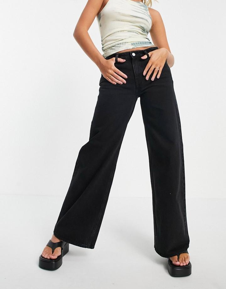 Weekday Ray Organic Cotton Blend Low Rise Wide Leg Jeans In Washed Black