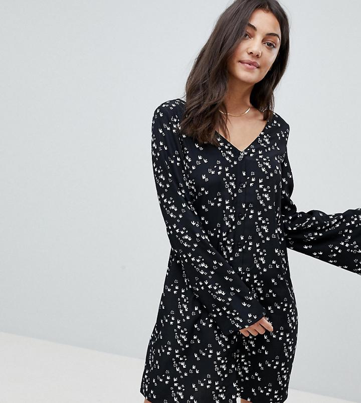 Glamorous Tall Smock Dress In Swallow Print