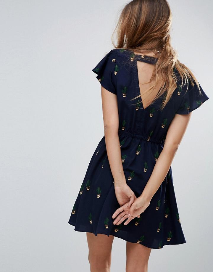 Liquorish Cactus Dress With Cut Out Detail - Navy