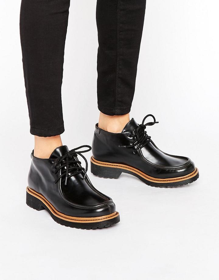 Monki Chunky Flat 90s School Shoe - Black
