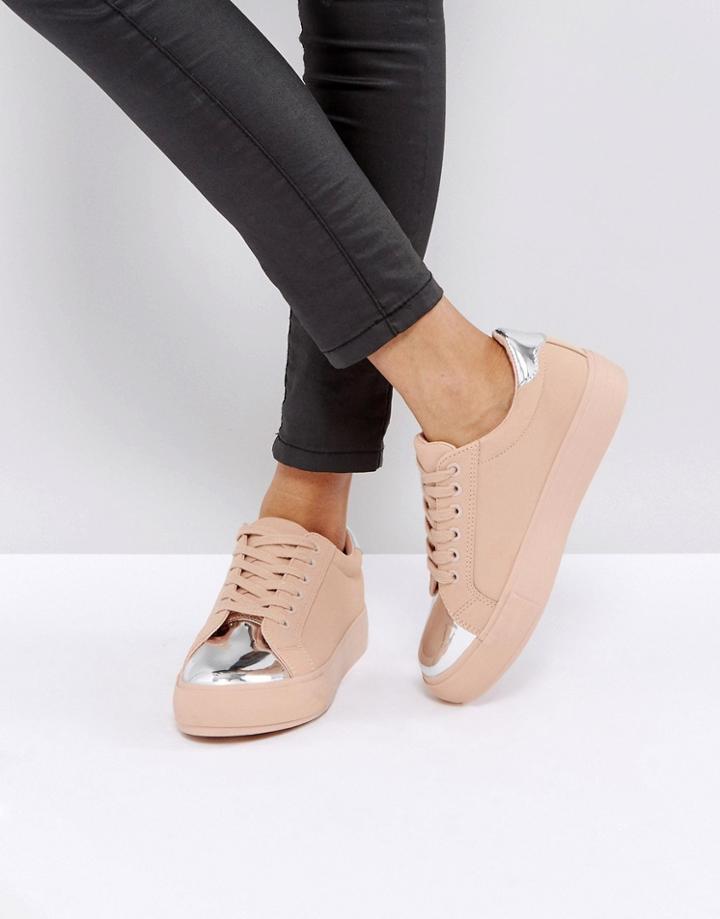Park Lane Metallic Toe Sneaker - Beige