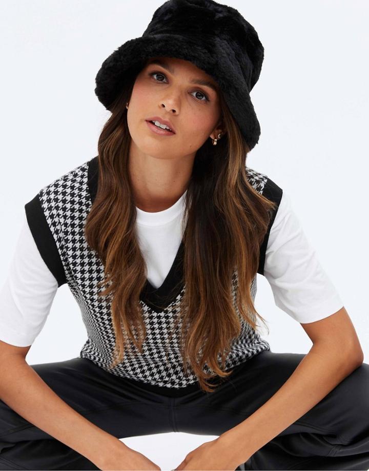New Look Fluffy Faux Fur Bucket Hat In Black